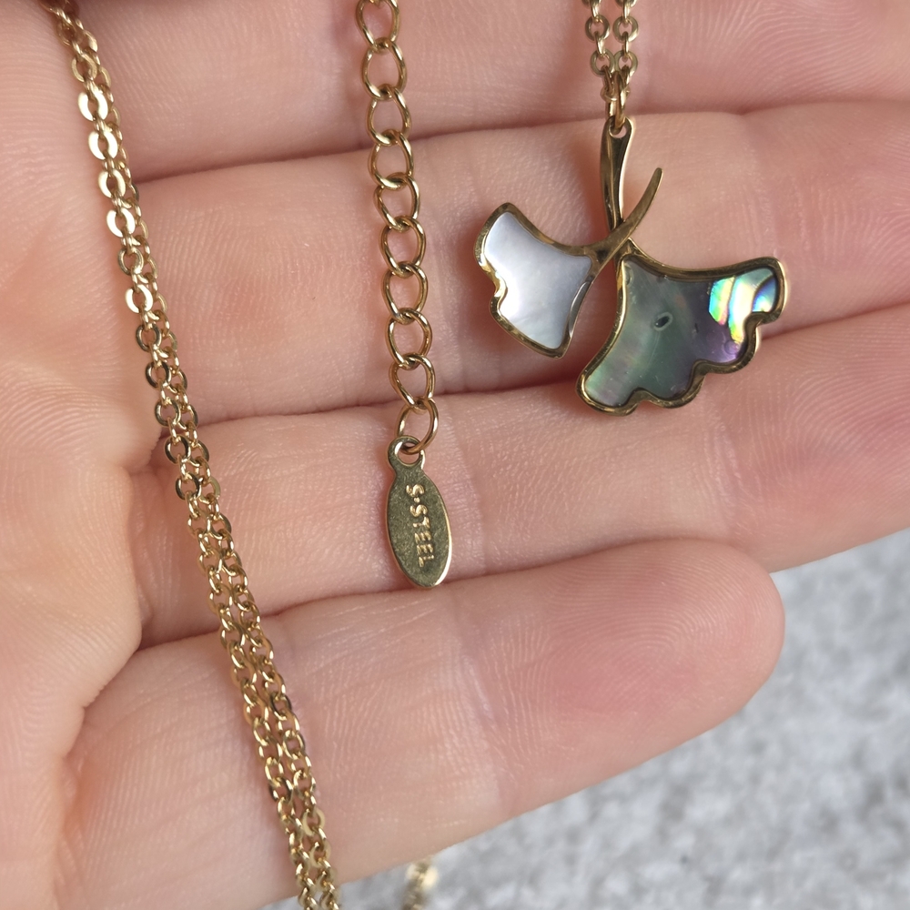 Elegant Mother Of Pearl And Abalone Necklace - Picture 2 of 3